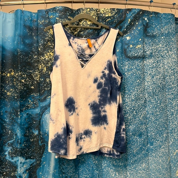 Feiersi Tops - Feiersi blue and white tie-dye criss-cross cut out tank top size medium